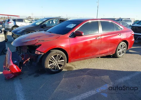 2015 Toyota Camry Se z USA, uszkodzony, nr VIN 4T1BF1FK0FU936641